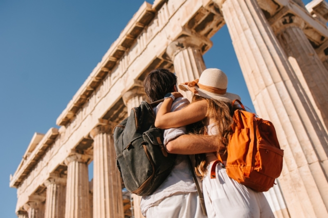 Τι-πραγματικά-συμβαίνει-αυτό-το-καλοκαίρι-με-τον-τουρισμό-στην-Ελλάδα